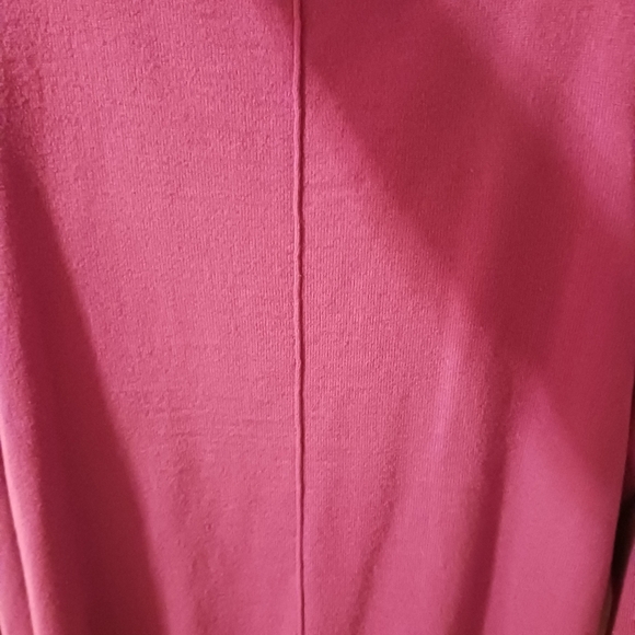 Croft and Barrow magenta crew neck long sleeve sweater. Valentines Size Lg. - Picture 6 of 7